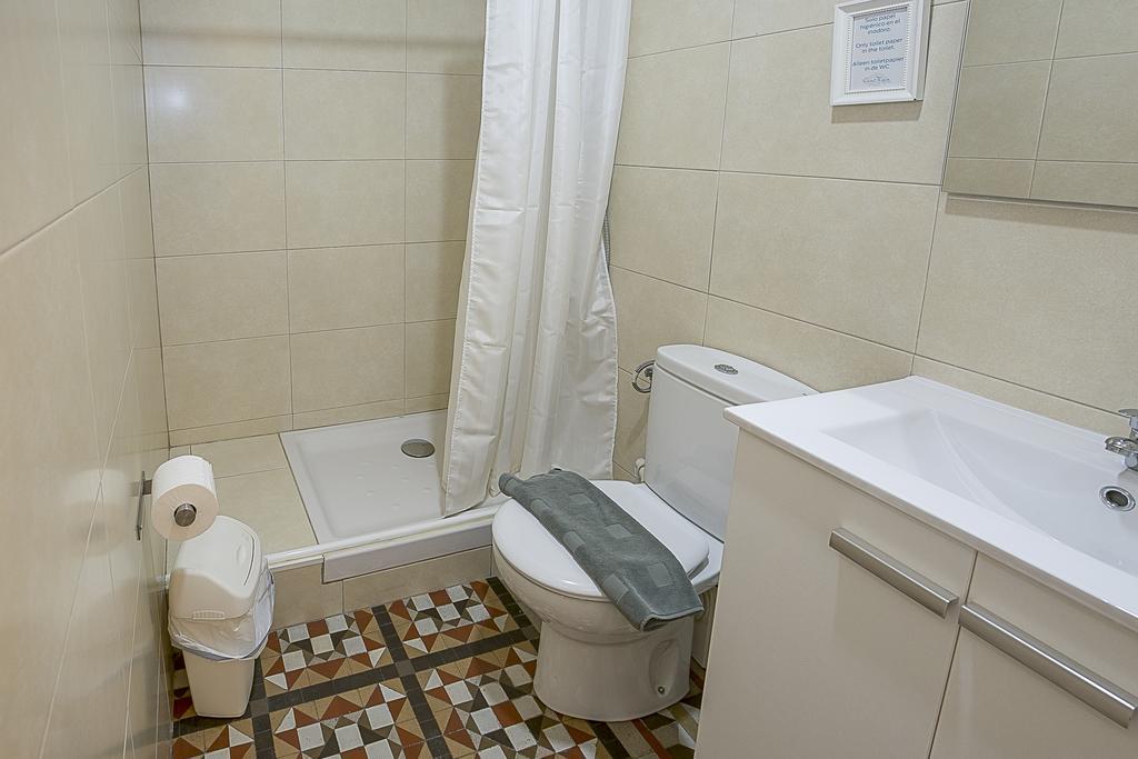 Casa Maca Guest House Barcelona Exterior photo