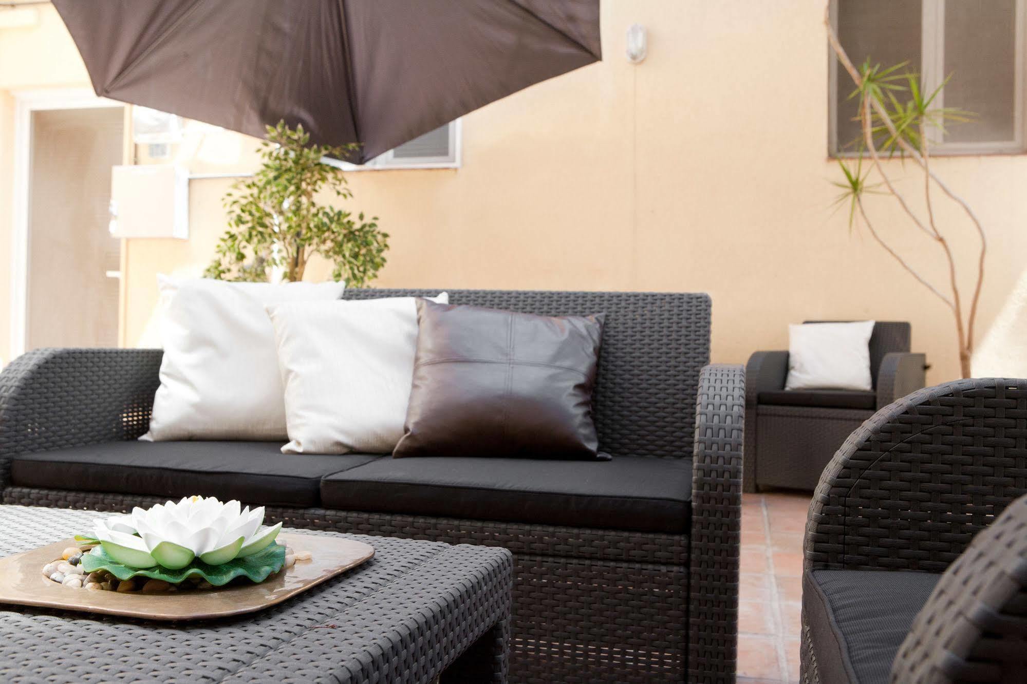 Casa Maca Guest House Barcelona Exterior photo