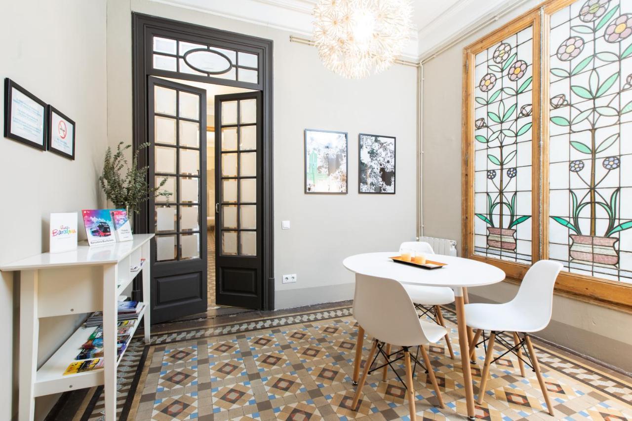 Casa Maca Guest House Barcelona Exterior photo